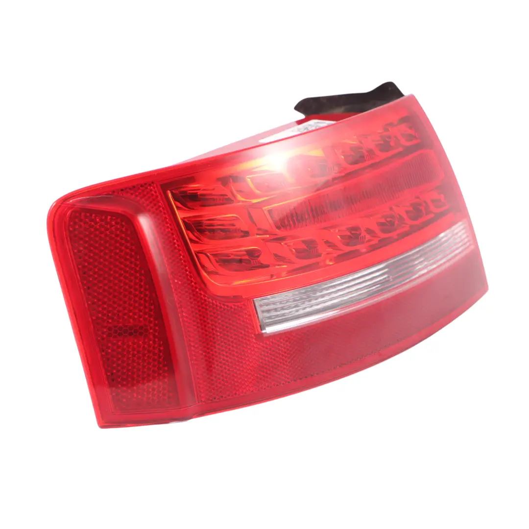 Audi A5 8T Rückleuchte Rücklicht äußere Seite Kotflügel Links - SKU 8T0945095D-1 - Teilenummer 8T0945095D
