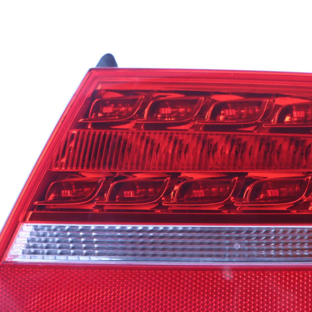 Audi A5 8T Rück Leuchte Rück Licht Äußere Seite Kotflügel Rechts - SKU 8T0945096D - Teilenummer 8T0945096D