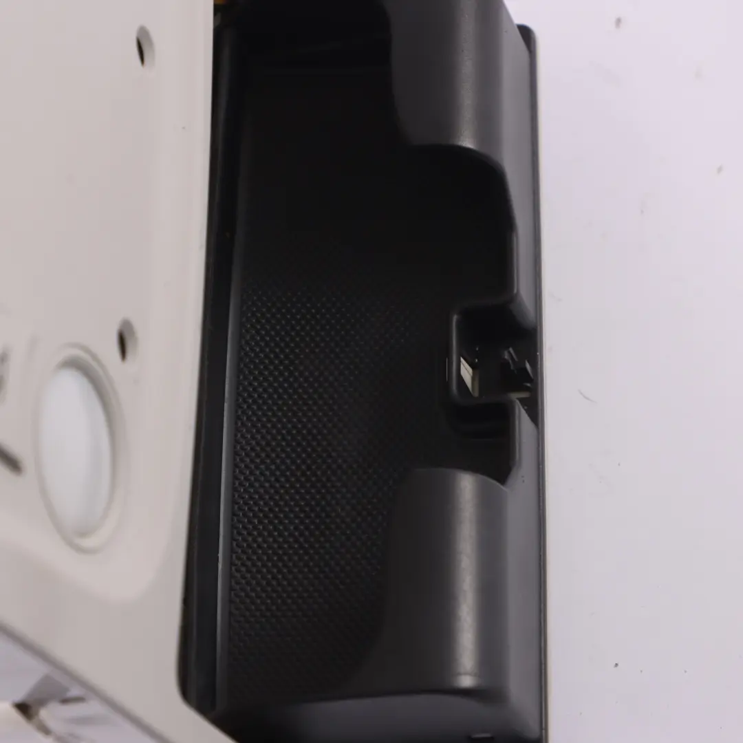 Audi A4 B8 Lampka Podsufitki Schowek Na Okulary - SKU 8T0947135A - Numer Części 8T0947135A