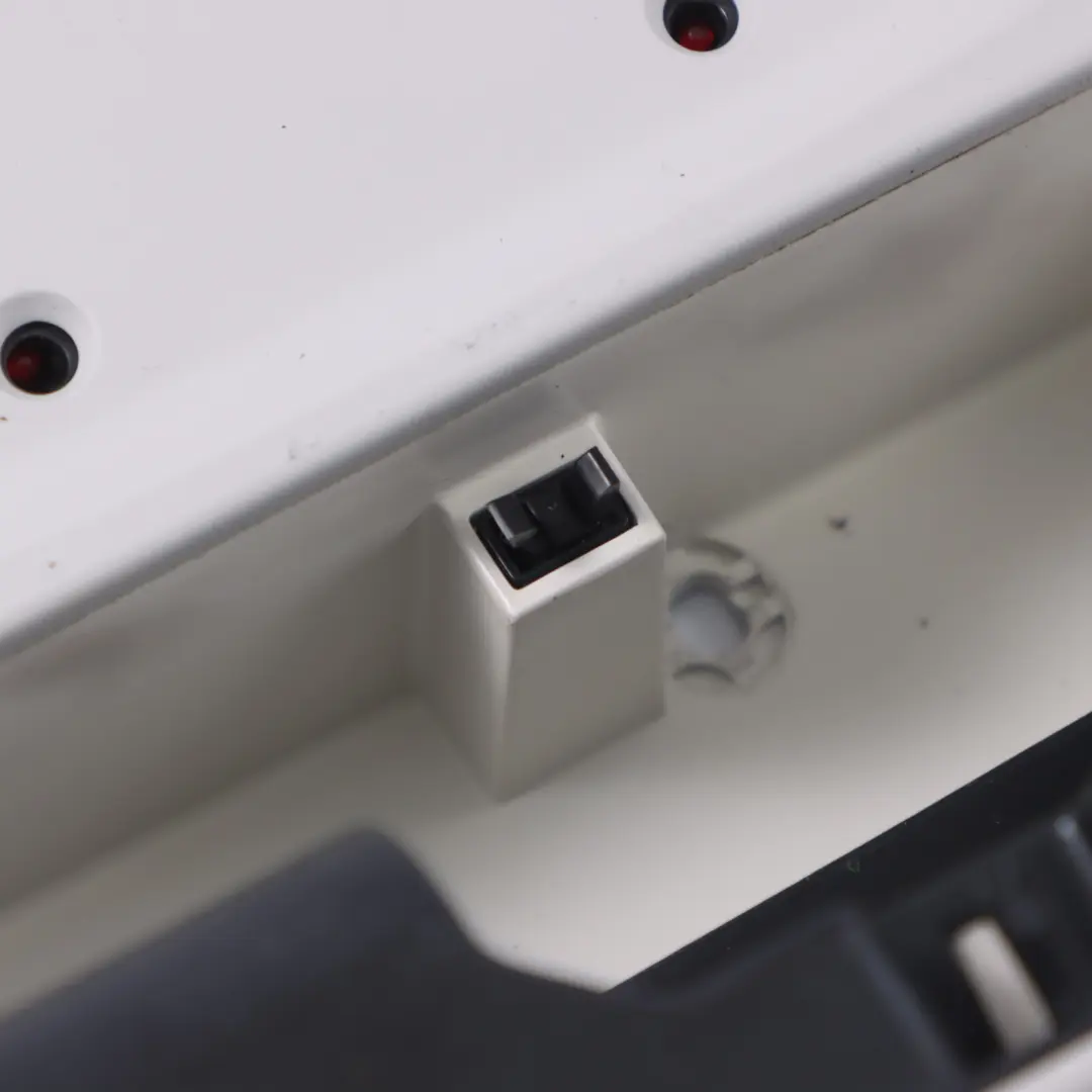 Dachleuchte Vorne Leselampe Sonnenbrillenablage für Audi A4 B8 mit Teilenummer 8T0947135A Audi A4 B8 Dachleuchte Vorne Leselampe Sonnenbrillenablage - SKU 8T0947135A - Teilenummer 8T0947135A