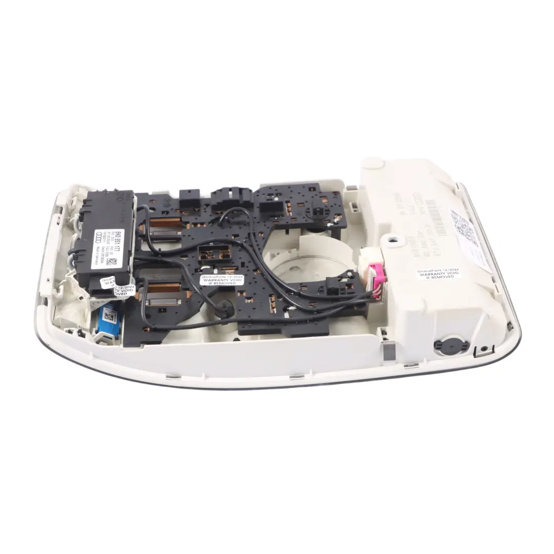 Audi A5 8T Lampka Oświetlenia Wnętrza Kabiny F - SKU 8T0947135B - Numer Części 8T0947135B