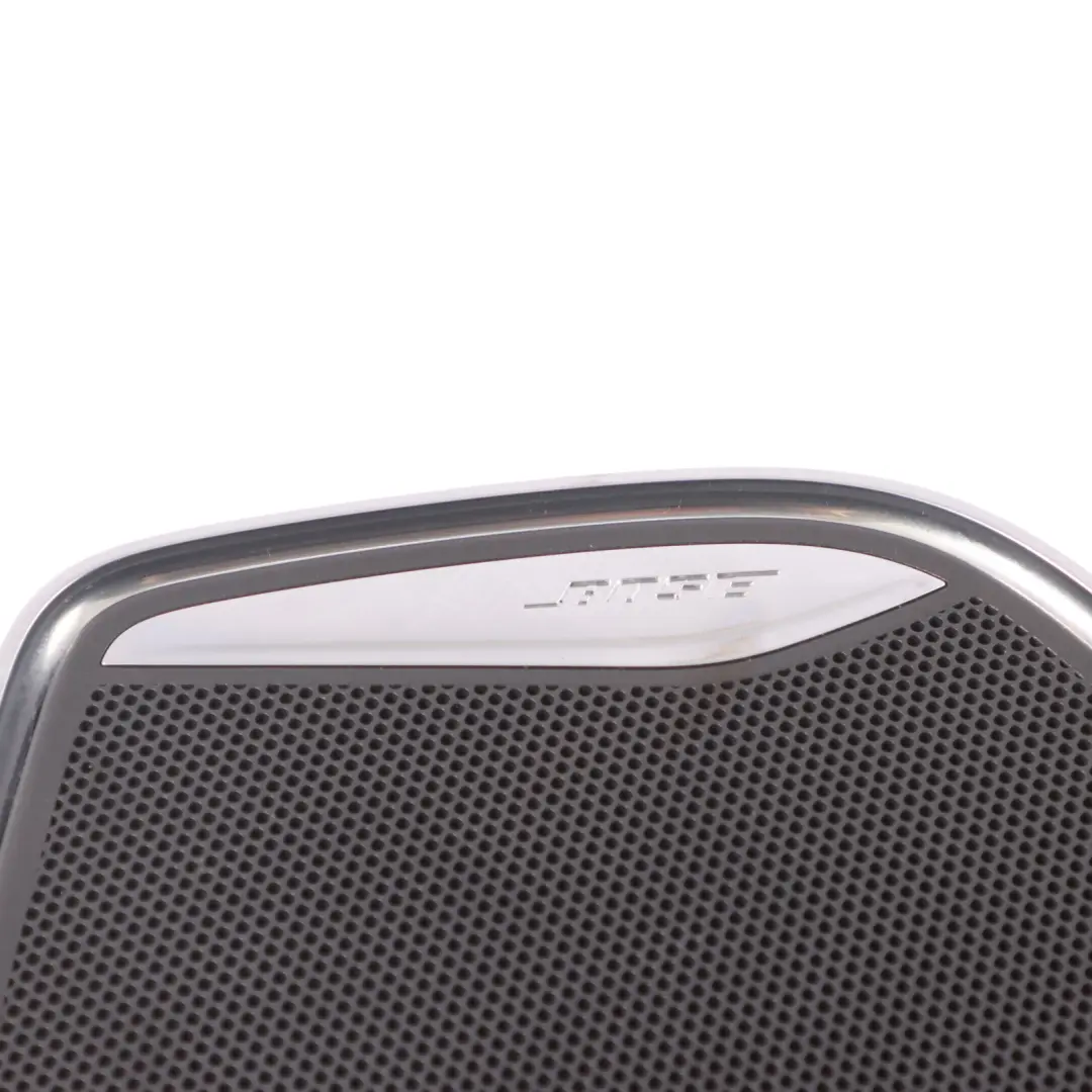 Tarjeta puerta moldura trasero derecho Cubierta altavoz para Audi Q3 S con número de pieza 8U0035436A Audi Q3 S Tarjeta puerta moldura trasero derecho Cubierta altavoz - SKU 8U0035436A - Número de pieza 8U0035436A