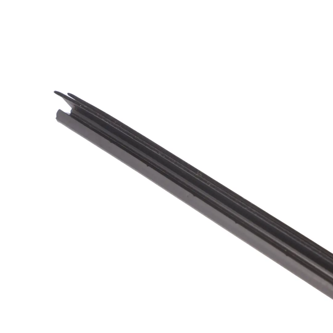 Sello Ventana Puerta Trasera Izquierda Junta Goma para Audi Q3 8U con número de pieza 8U0839479 Audi Q3 8U Sello Ventana Puerta Trasera Izquierda Junta Goma - SKU 8U0839479 - Número de pieza 8U0839479