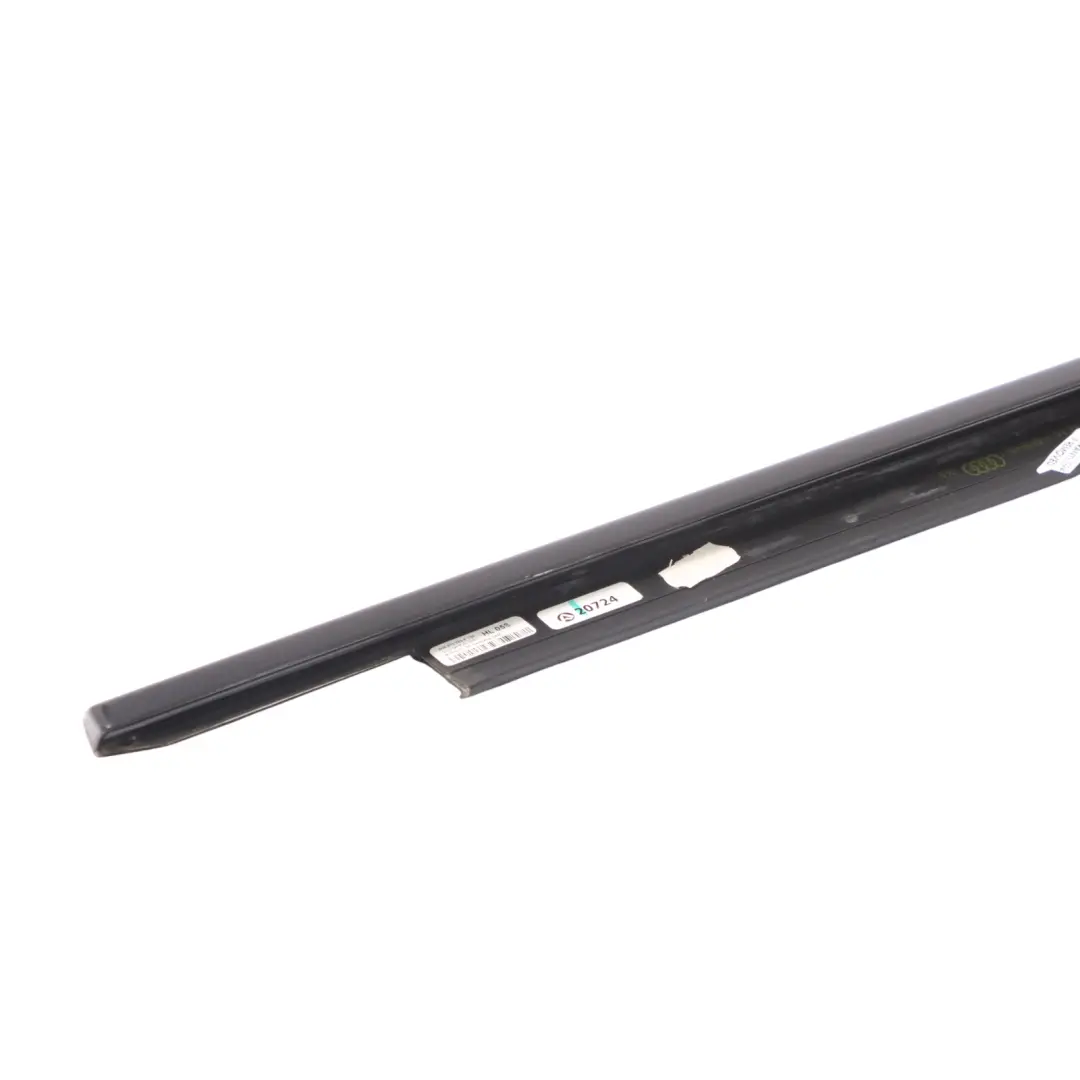 Audi Q3 8U Bande moulure vitre porte arrière gauche Brillant - SKU 8U0853763F - Numéro de pièce 8U0853763F