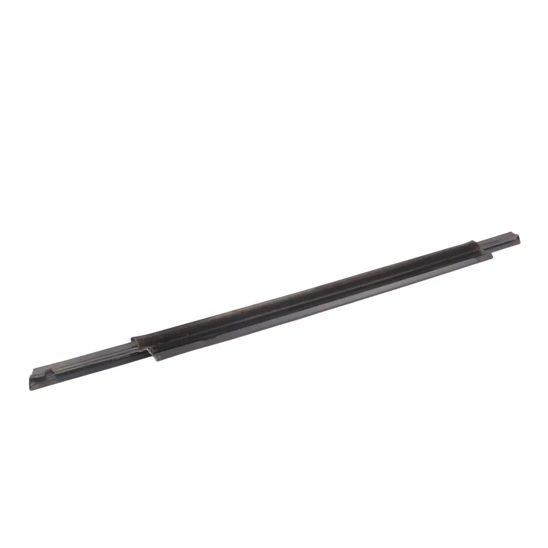 Audi Q3 8U Bande moulure vitre porte arrière gauche Brillant - SKU 8U0853763F - Numéro de pièce 8U0853763F