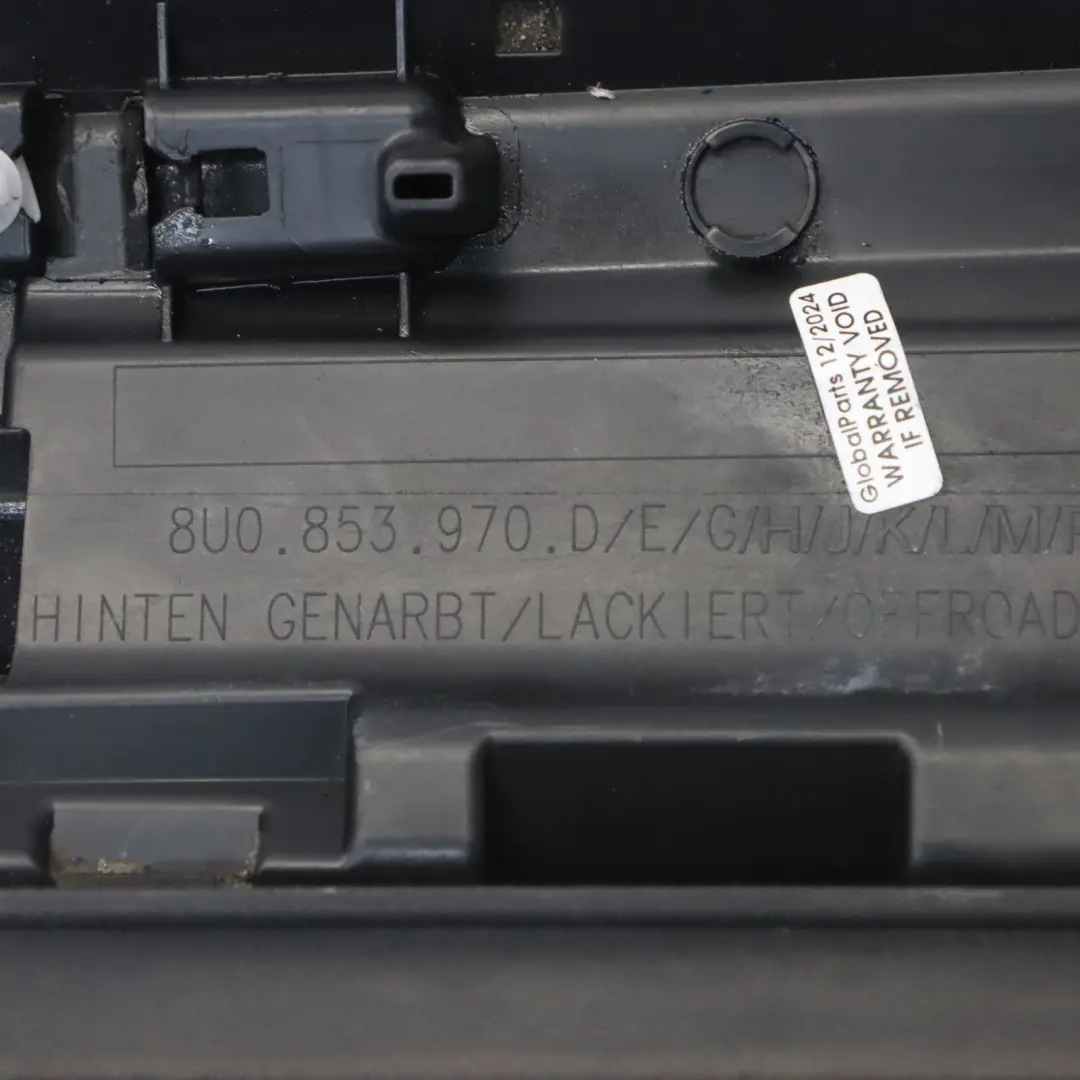 Hintere Türverkleidung Untere Zierleiste Rechts Daytona Grau - Z7S für Audi Q3 8U mit Teilenummer 8U0853970R Audi Q3 8U Hintere Türverkleidung Untere Zierleiste Rechts Daytona Grau - Z7S - SKU 8U0853970R-DGR - Teilenummer 8U0853970R