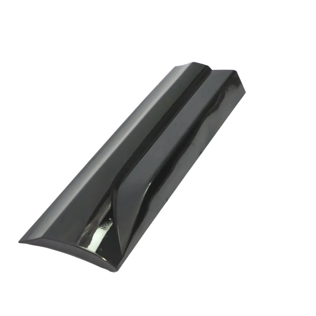 Striscia modanatura porta posteriore destra Daytona Grey - Z7S per Audi Q3 8U con numero di parte 8U0853970R Audi Q3 8U Striscia modanatura porta posteriore destra Daytona Grey - Z7S - SKU 8U0853970R-DGR - Numero di parte 8U0853970R