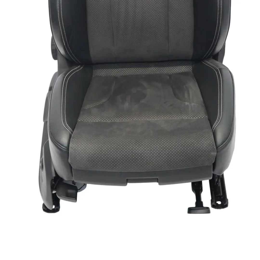 Audi Q3 8U Fotel Sport Prawy Przód S-Line Grzany Półskóra Czarno Srebrny - SKU 8U0881806AL-2 - Numer Części 8U0881806AL