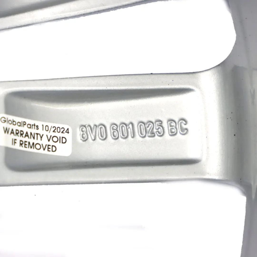 Argento Cerchio in lega 18" 8J ET46 Raggi stellari 8V0601025BC per Audi A3 8V con numero di parte 8V0601025BC-1 Audi A3 8V Argento Cerchio in lega 18" 8J ET46 Raggi stellari 8V0601025BC - SKU 8V0601025BC-1 - Numero di parte 8V0601025BC-1