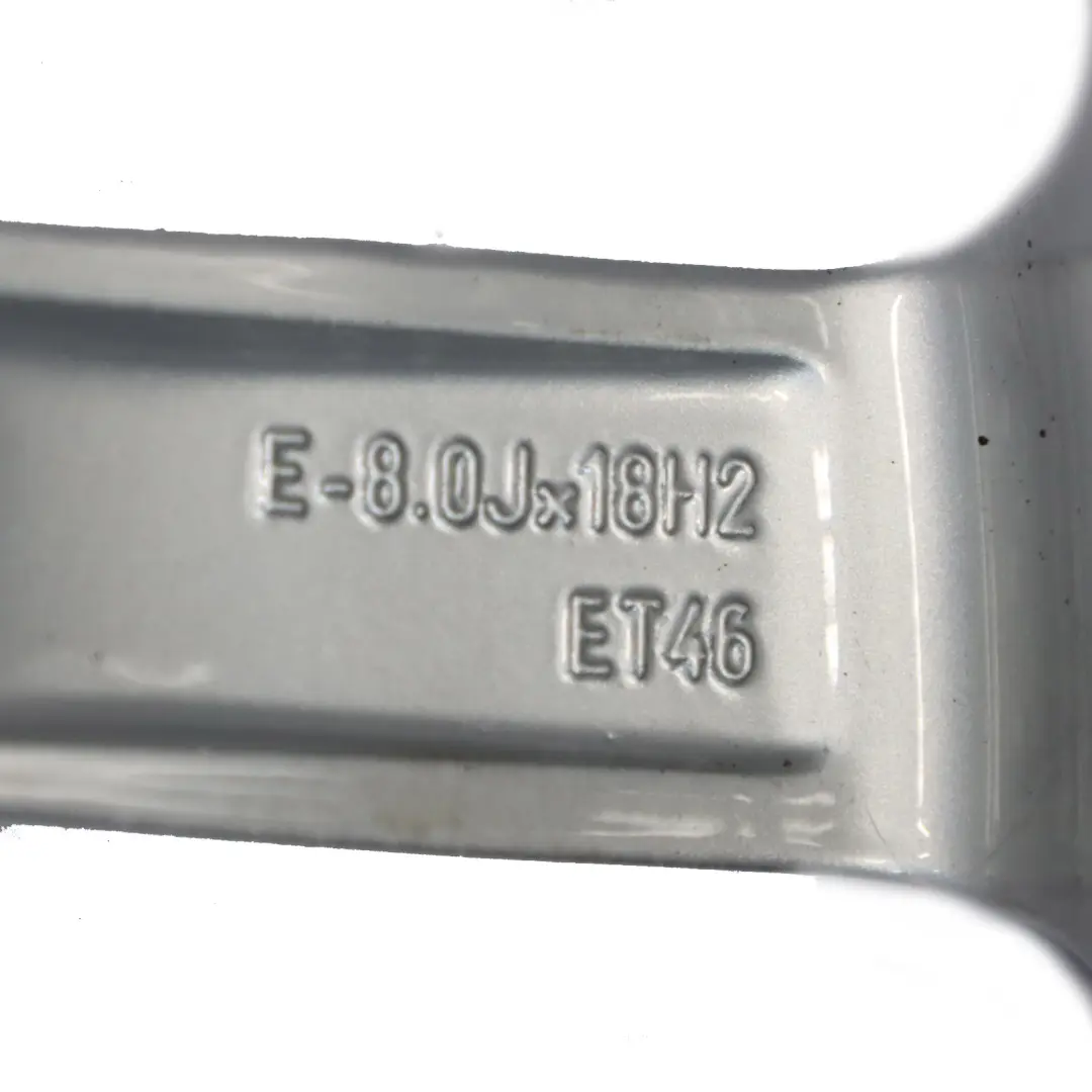 Argento Cerchio in lega 18" 8J ET46 Raggi stellari per Audi A3 8V con numero di parte 8V0601025BC Audi A3 8V Argento Cerchio in lega 18" 8J ET46 Raggi stellari - SKU 8V0601025BC-2 - Numero di parte 8V0601025BC