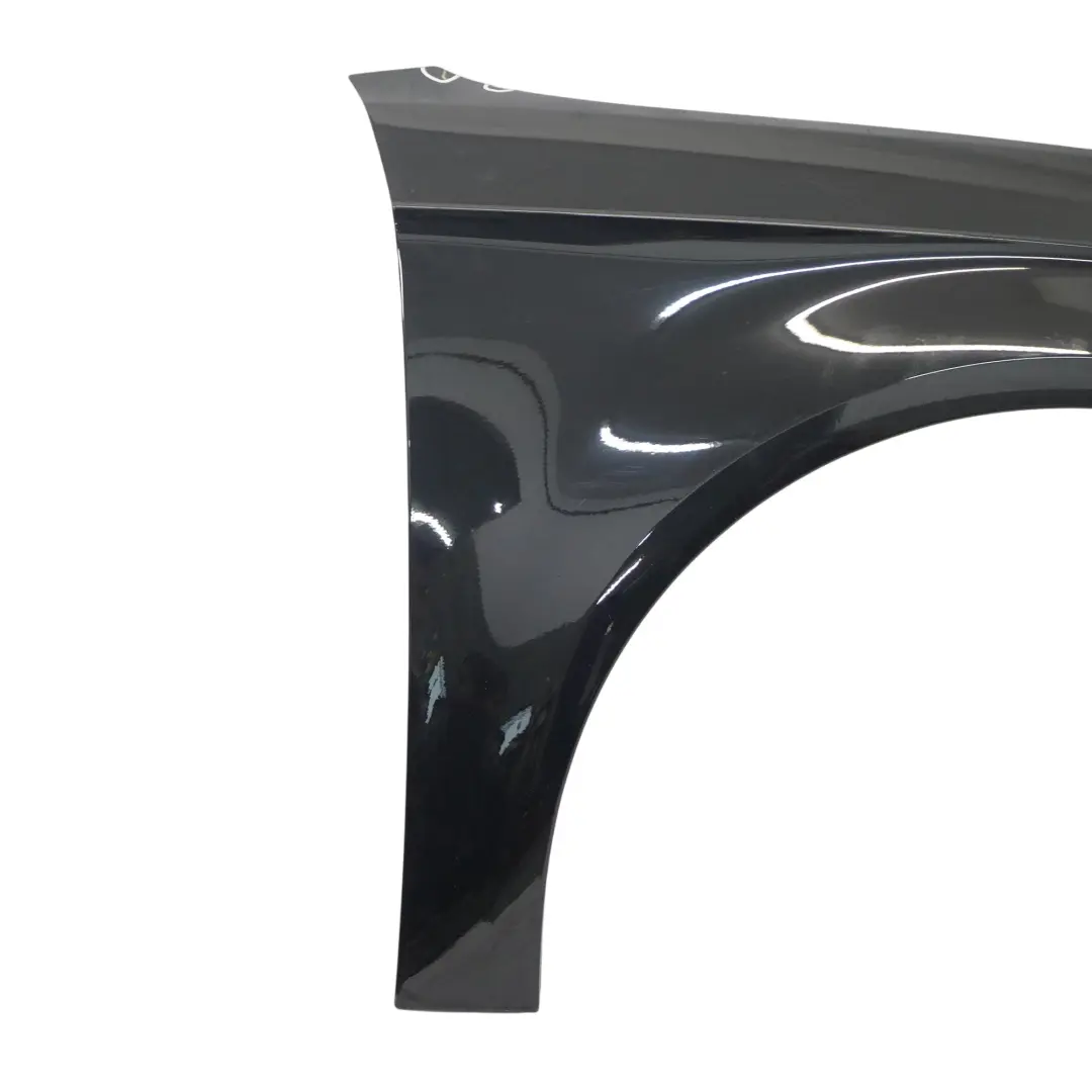 Panneau latéral Avant Aile droite Aile Brilliant Black Metallic - Y9B pour Audi A3 8V à propos du numéro de pièce 8V0821106G Audi A3 8V Panneau latéral Avant Aile droite Aile Brilliant Black Metallic - Y9B - SKU 8V0821106G-BBL - Numéro de pièce 8V0821106G