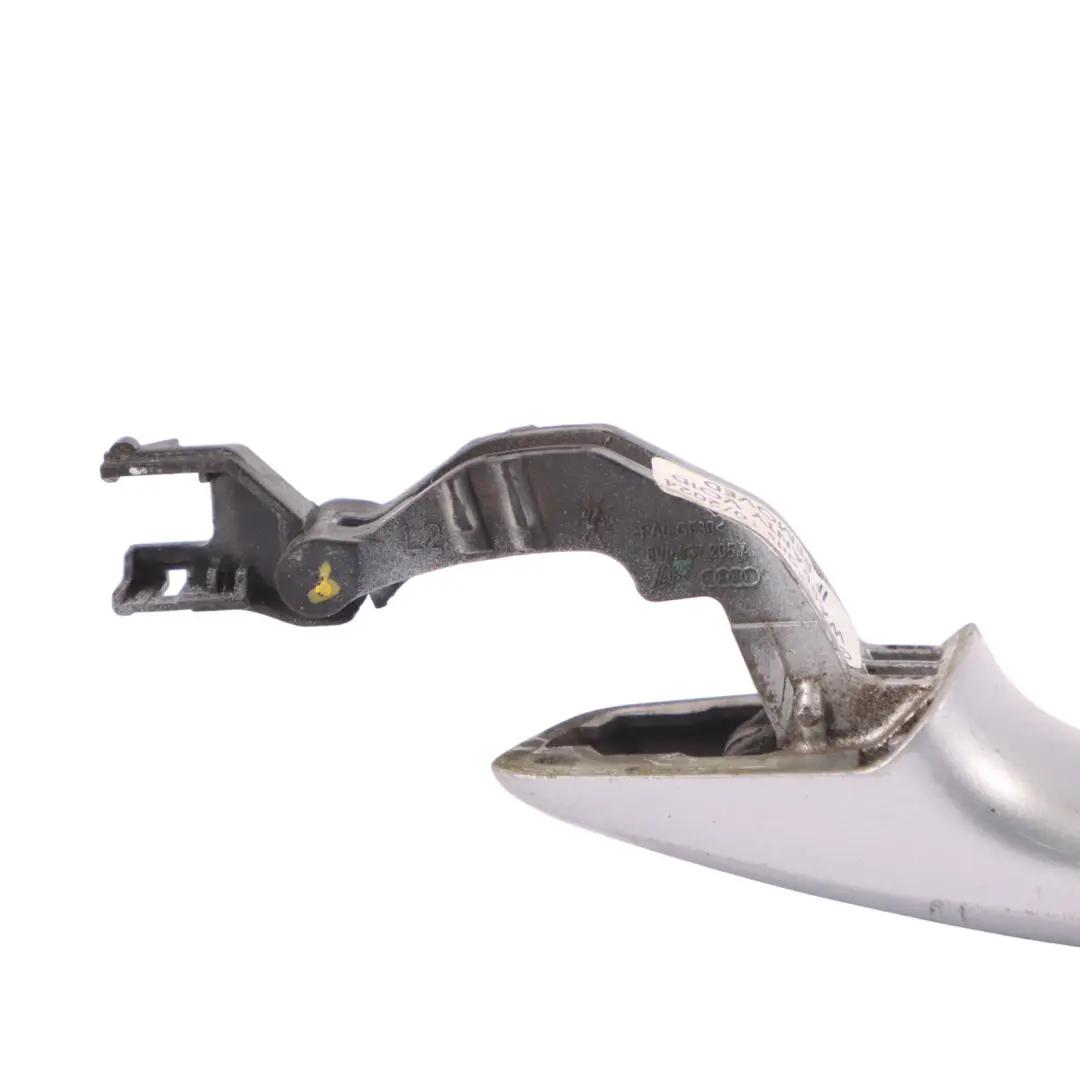 Manija la puerta exterior delantera trasera izquierda Foil Plata Z7G para Audi A3 8V con número de pieza 8V0837205A Audi A3 8V Manija la puerta exterior delantera trasera izquierda Foil Plata Z7G - SKU 8V0837205A-FSI - Número de pieza 8V0837205A