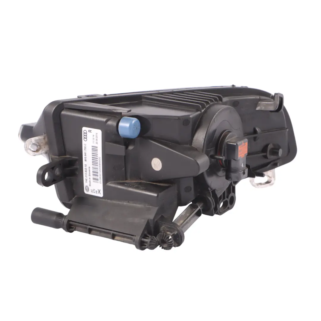 Halogen Światło Przeciwmgielne Przód Prawo V0941700C do Audi A3 8V o numerze 8V0941700C Audi A3 8V Halogen Światło Przeciwmgielne Przód Prawo V0941700C - SKU 8V0941700C - Numer Części 8V0941700C