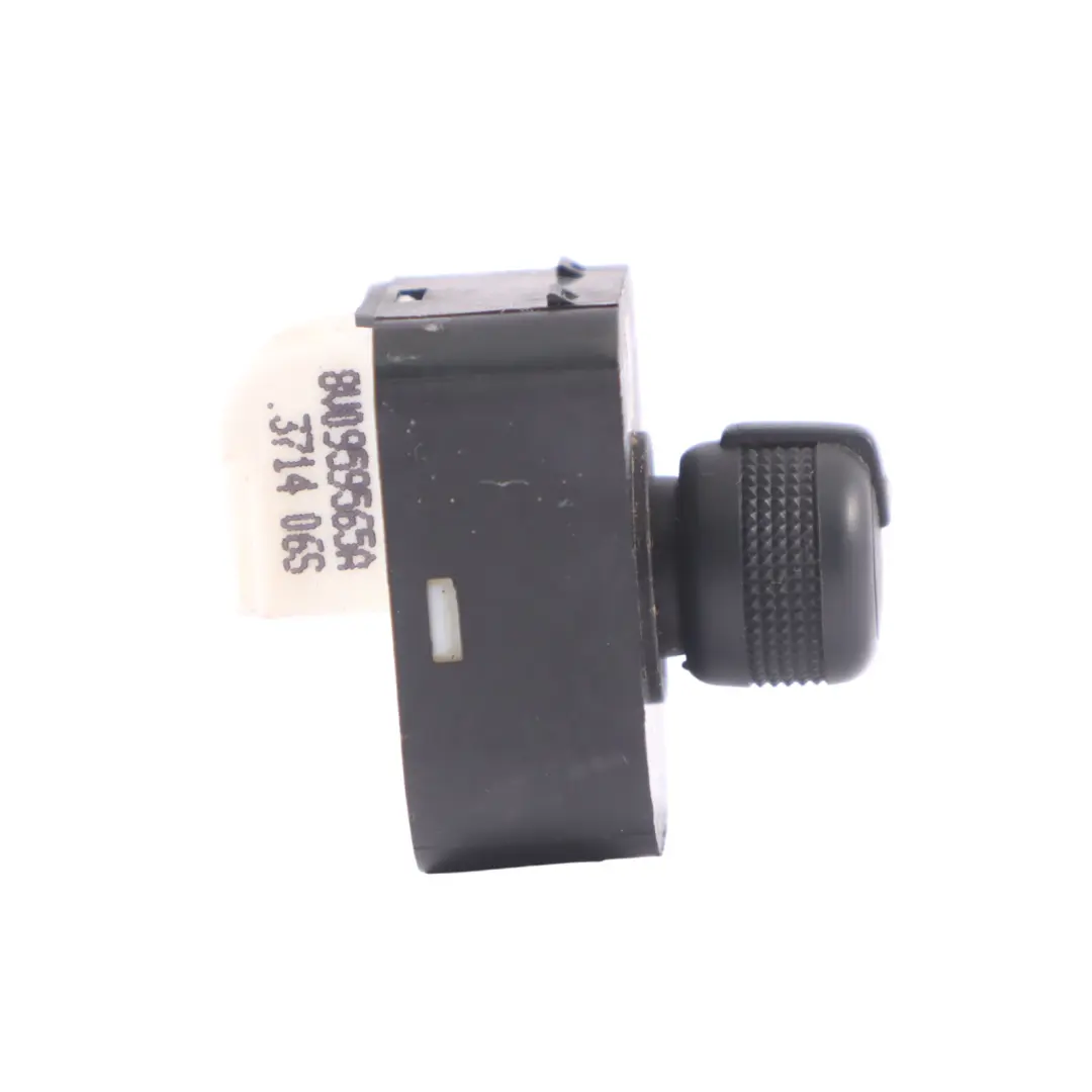 Panel Regulacji Przełącznik Włącznik Lusterek do Audi A3 8V o numerze 8V0959565A Audi A3 8V Panel Regulacji Przełącznik Włącznik Lusterek - SKU 8V0959565A - Numer Części 8V0959565A