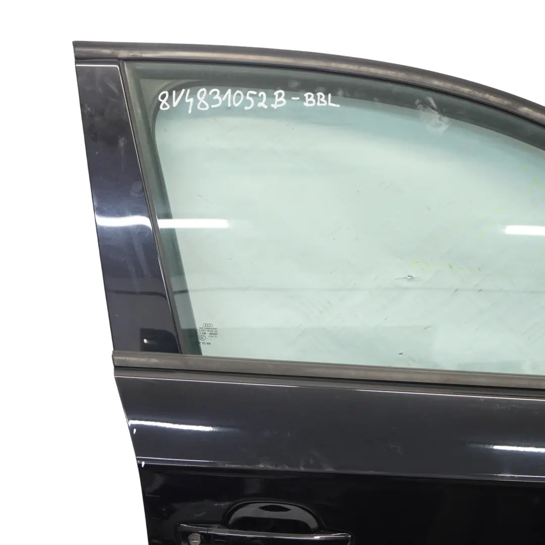 Tür vorne rechts Brilliant Black Schwarz Metallic - Y9B für Audi A3 8V mit Teilenummer 8V4831052B Audi A3 8V Tür vorne rechts Brilliant Black Schwarz Metallic - Y9B - SKU 8V4831052B-BBL - Teilenummer 8V4831052B
