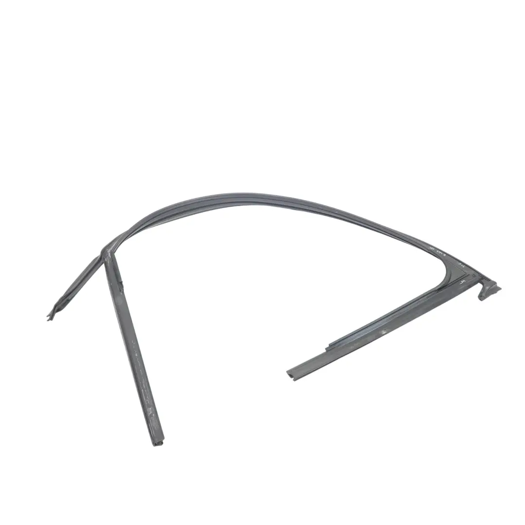 Audi A3 8V 5dr Canale guida finestrino anteriore destro Guarnizione - SKU 8V4837440A - Numero di parte 8V4837440A
