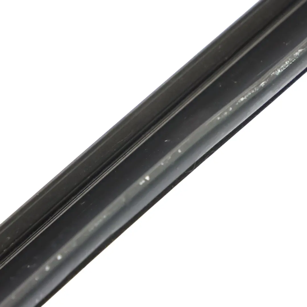 Puerta Delantera Abertura Burlete Sello Exterior Izquierdo para Audi A3 8V con número de pieza 8V4837477 Audi A3 8V Puerta Delantera Abertura Burlete Sello Exterior Izquierdo - SKU 8V4837477 - Número de pieza 8V4837477