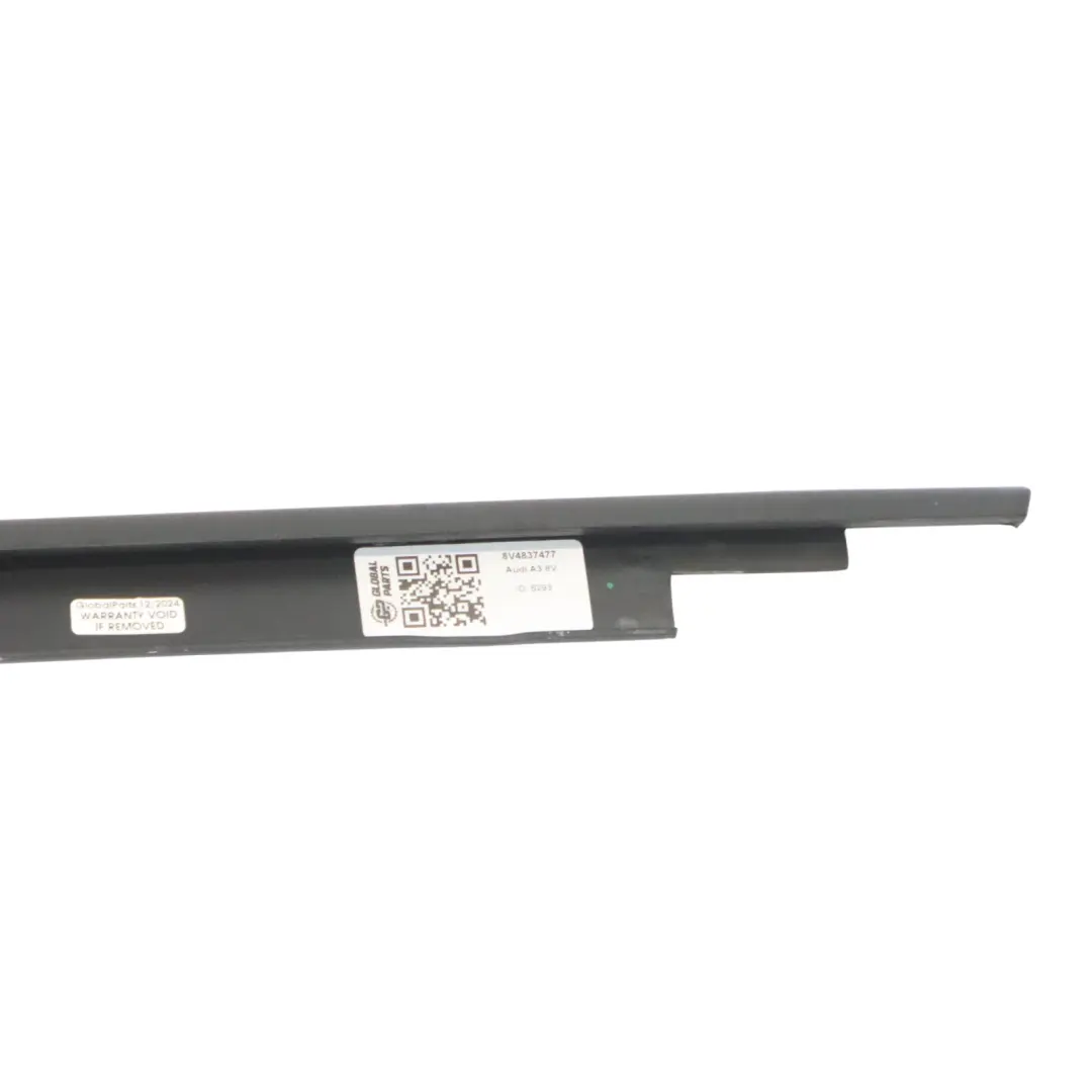 Joint d'étanchéité de seuil de porte avant gauche pour Audi A3 8V à propos du numéro de pièce 8V4837477 Audi A3 8V Joint d'étanchéité de seuil de porte avant gauche - SKU 8V4837477 - Numéro de pièce 8V4837477