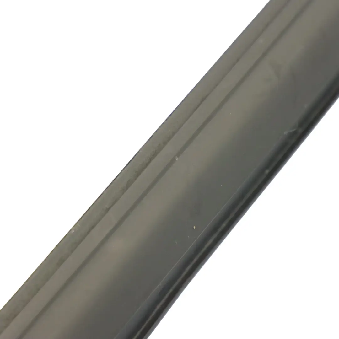 Puerta Delantera Abertura Burlete Sello Exterior Izquierdo para Audi A3 8V con número de pieza 8V4837477 Audi A3 8V Puerta Delantera Abertura Burlete Sello Exterior Izquierdo - SKU 8V4837477 - Número de pieza 8V4837477