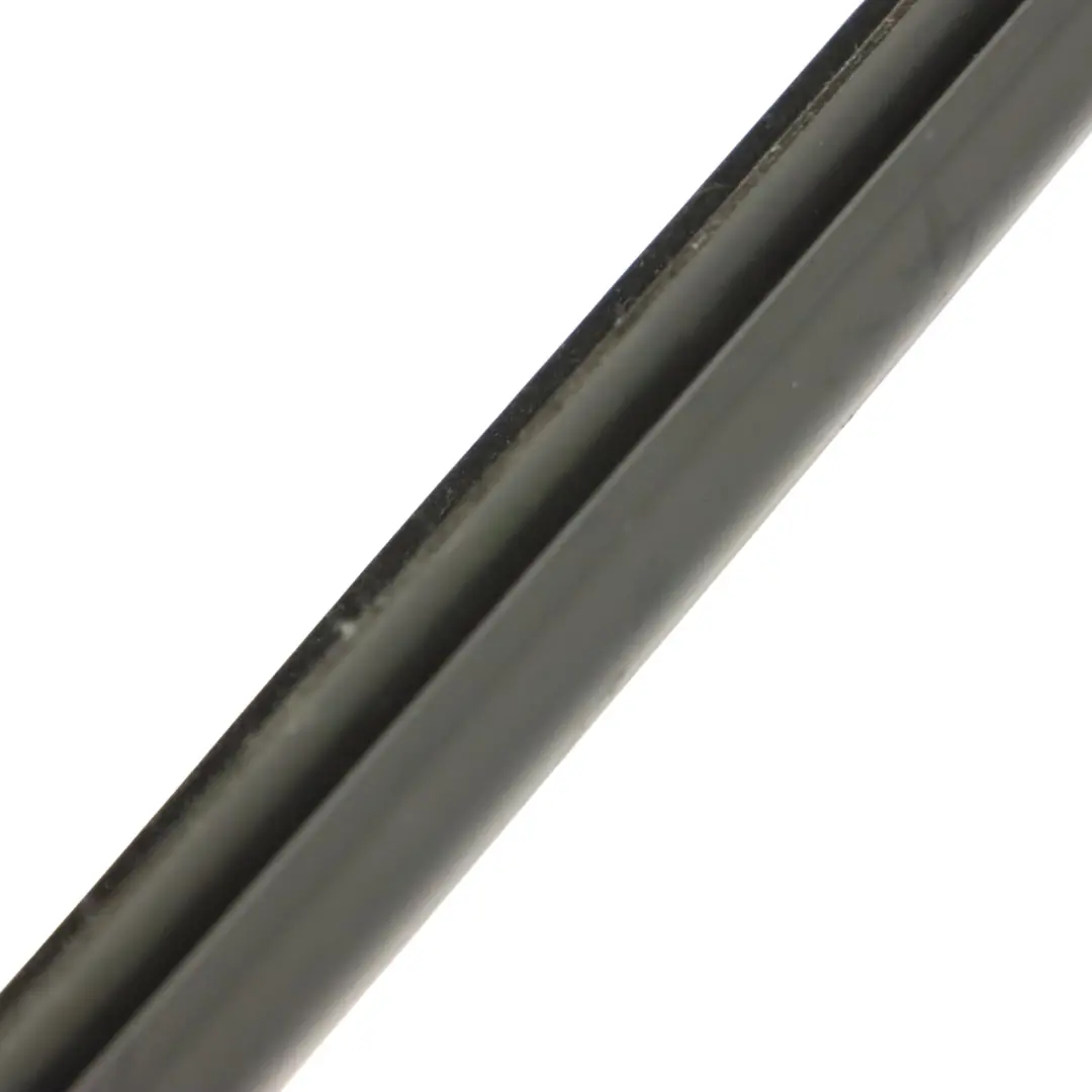 Joint d'étanchéité de seuil de porte avant gauche pour Audi A3 8V à propos du numéro de pièce 8V4837477 Audi A3 8V Joint d'étanchéité de seuil de porte avant gauche - SKU 8V4837477 - Numéro de pièce 8V4837477