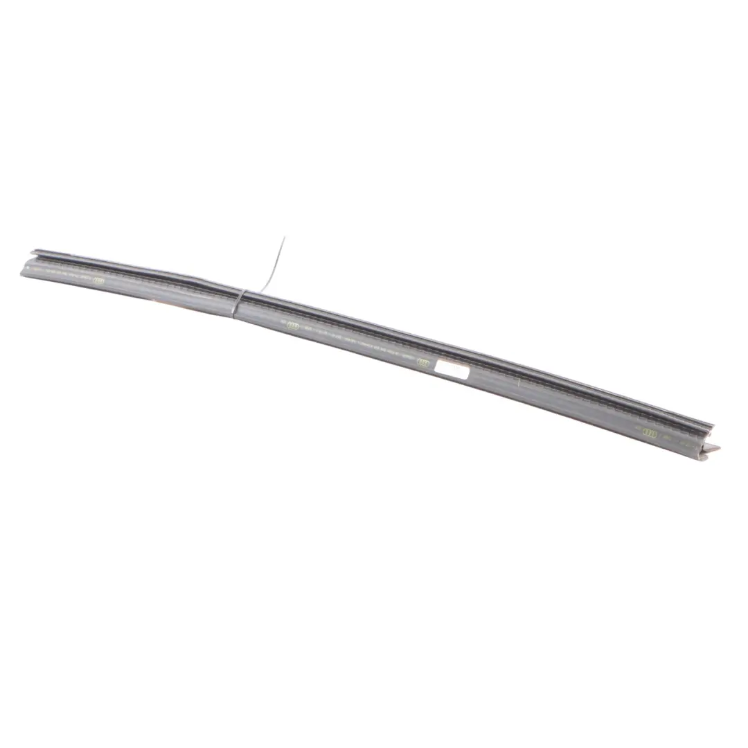 Audi RS3 8V Joint De Vitrage Porte Arrière Droite Moulding Sealing - SKU 8V4839480 - Numéro de pièce 8V4839480