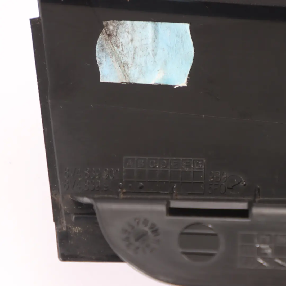 Moldura de montante de puerta trasera derecha para Audi A3 8V con número de pieza 8V4839902 Audi A3 8V Moldura de montante de puerta trasera derecha - SKU 8V4839902 - Número de pieza 8V4839902