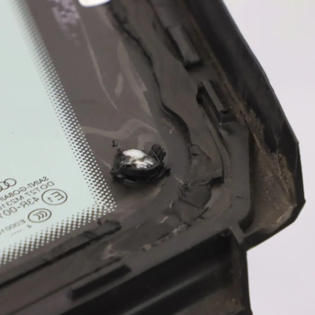 Vitrage Porte Arrière Gauche Quart Vert AS2 pour Audi A3 8V à propos du numéro de pièce 8V4845299 Audi A3 8V Vitrage Porte Arrière Gauche Quart Vert AS2 - SKU 8V4845299 - Numéro de pièce 8V4845299