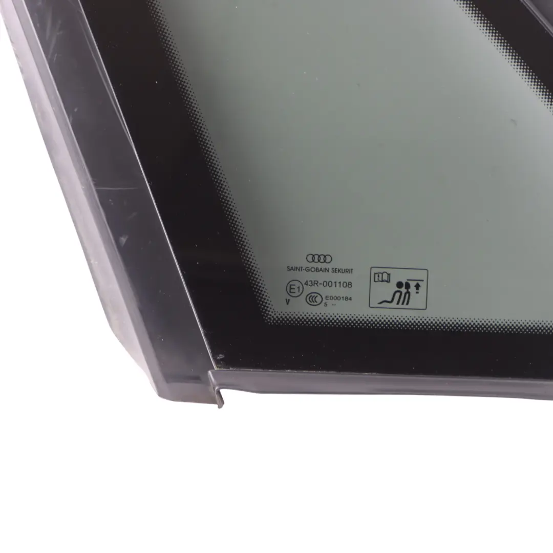 Tylna Szyba Boczna Stała Lewa Przyciemniana do Audi A3 RS3 8V o numerze 8V4845299C Audi A3 RS3 8V Tylna Szyba Boczna Stała Lewa Przyciemniana - SKU 8V4845299C - Numer Części 8V4845299C