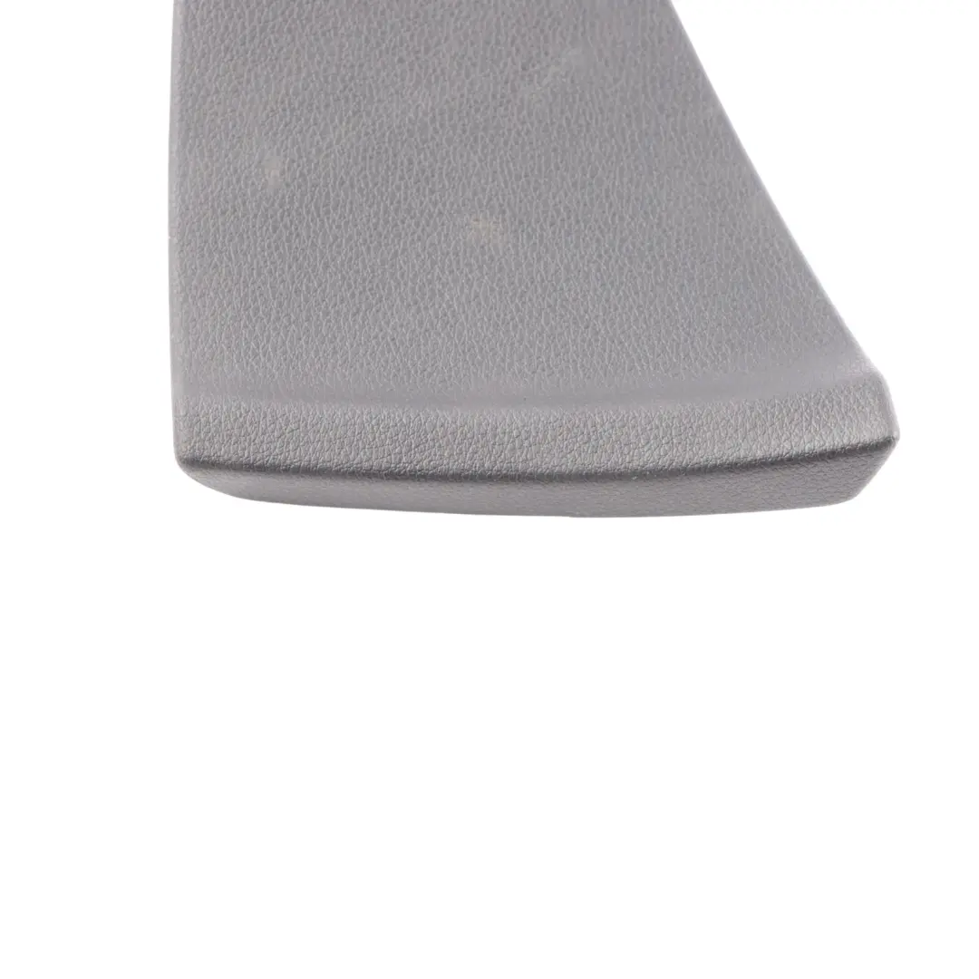 Rivestimento Del Portellone Posteriore Sinistro per Audi A3 S3 RS3 8V con numero di parte 8V4867657 Audi A3 S3 RS3 8V Rivestimento Del Portellone Posteriore Sinistro - SKU 8V4867657 - Numero di parte 8V4867657