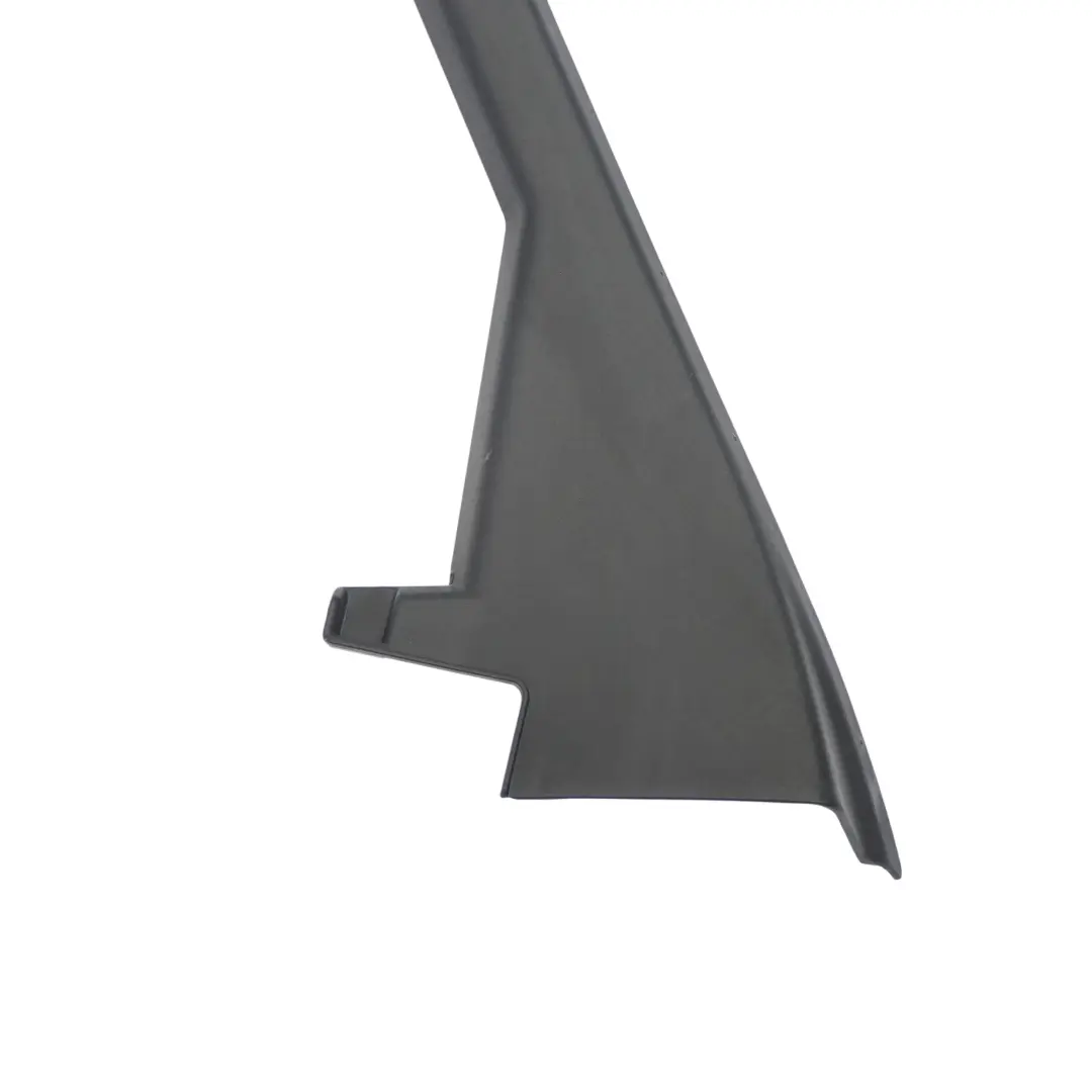 Sportback Telaio Finestra Porta Posteriore Destra Interno per Audi A3 8V con numero di parte 8V4867672 Audi A3 8V Sportback Telaio Finestra Porta Posteriore Destra Interno - SKU 8V4867672 - Numero di parte 8V4867672