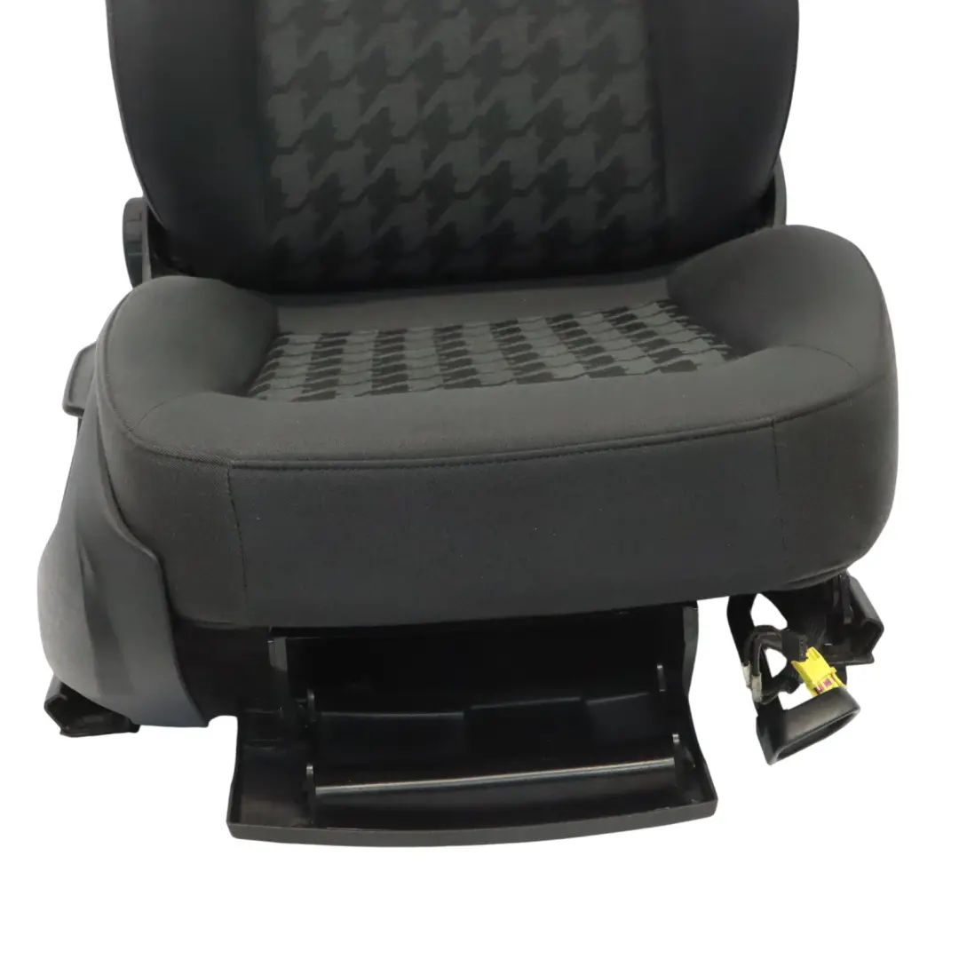 Audi A3 8V 5 Tür Sitz Vorne Rechts Innenraum Stoff Seele Schwarz - SKU 8V4881806 - Teilenummer 8V4881806