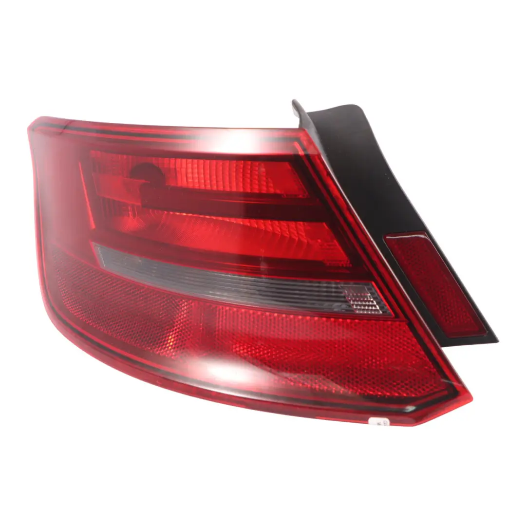 Lampa Lewa Tylna Światło Bagażnika do Audi A3 8V o numerze 8V4945095C Audi A3 8V Lampa Lewa Tylna Światło Bagażnika - SKU 8V4945095C - Numer Części 8V4945095C