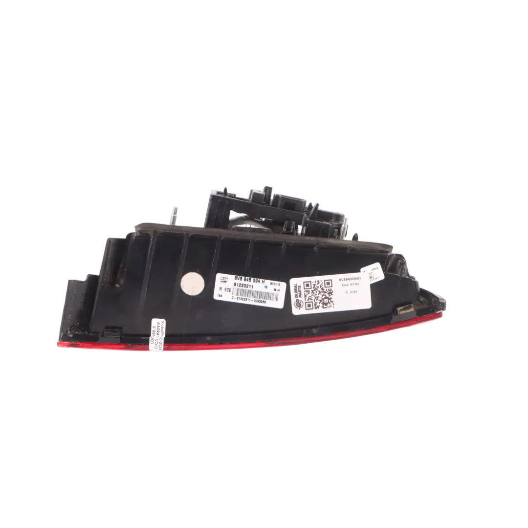 Kofferraumdeckel Licht hinten rechts LED Innenlampe für Audi A3 8V Cabrio mit Teilenummer 8V5945094H Audi A3 8V Cabrio Kofferraumdeckel Licht hinten rechts LED Innenlampe - SKU 8V5945094H - Teilenummer 8V5945094H