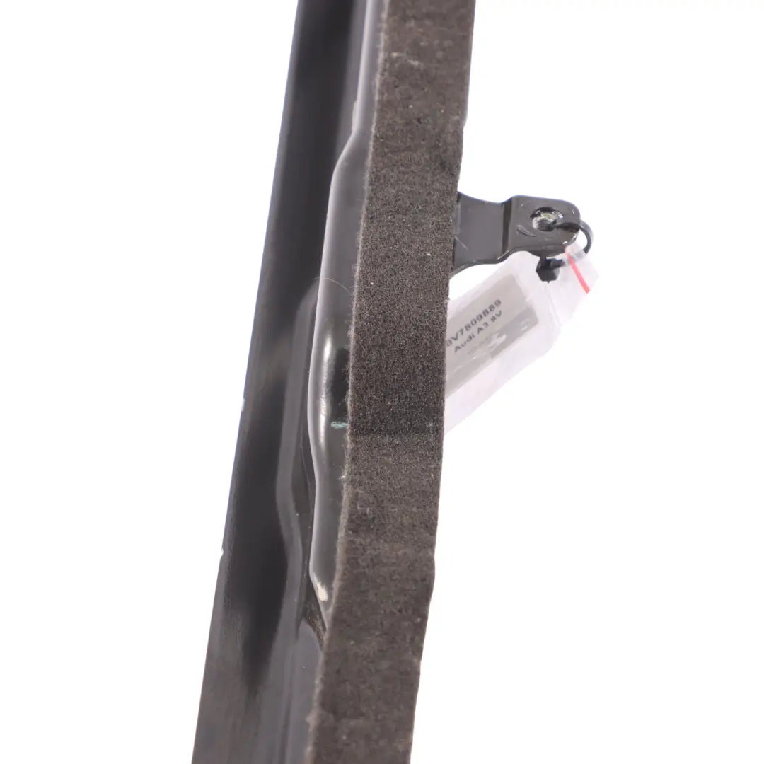 Support De Vitre De Custode Arrière Gauche pour Audi A3 8V à propos du numéro de pièce 8V7809889 Audi A3 8V Support De Vitre De Custode Arrière Gauche - SKU 8V7809889 - Numéro de pièce 8V7809889