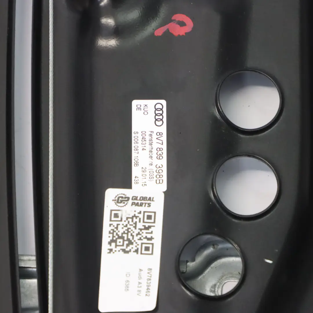 Podnośnik Szyby Drzwi Prawy Tył do Audi A3 8V o numerze 8V7839462 Audi A3 8V Podnośnik Szyby Drzwi Prawy Tył - SKU 8V7839462 - Numer Części 8V7839462