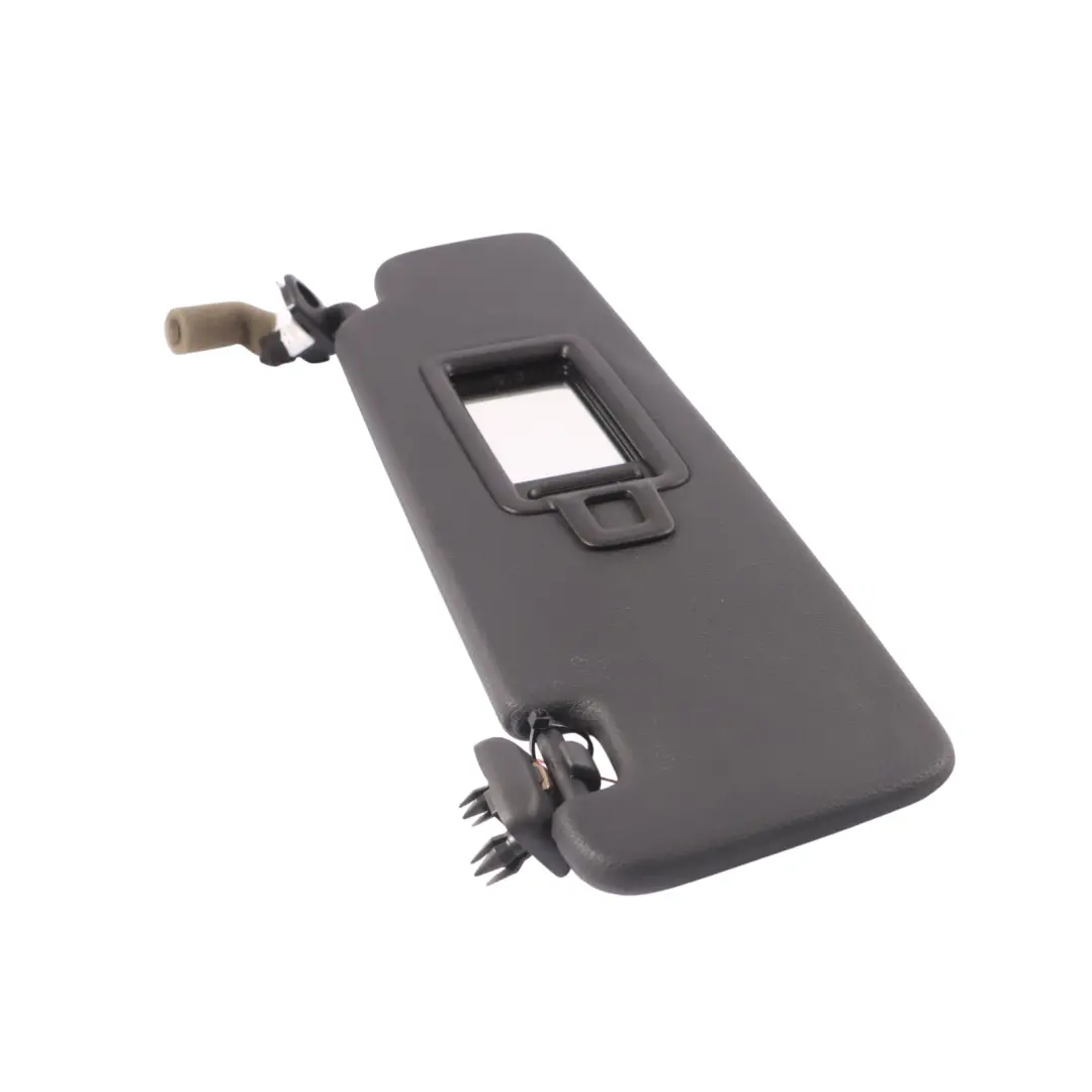 Pannello specchietto parasole destro nero per Audi A3 8V con numero di parte 8V7857552A Audi A3 8V Pannello specchietto parasole destro nero - SKU 8V7857552A - Numero di parte 8V7857552A