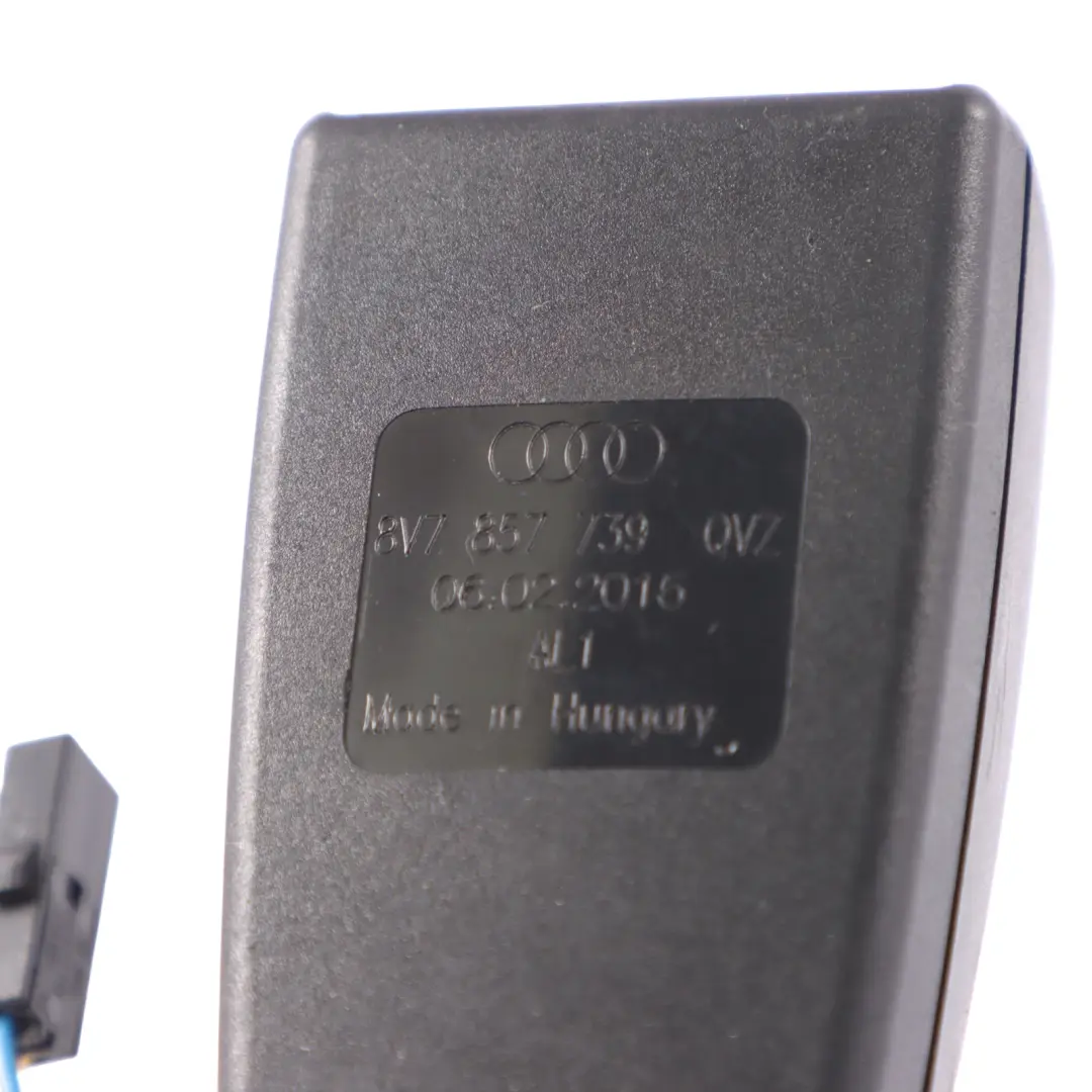 Audi A3 8V Cabrio Gurtschloss Hinten Links Schwarz - SKU 8V7857739 - Teilenummer 8V7857739