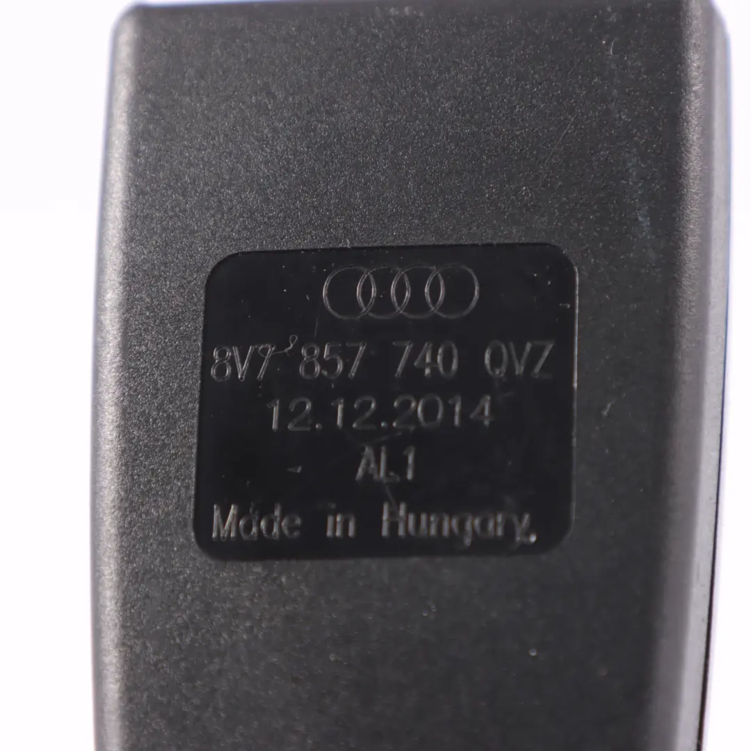 Cinturón de Seguridad Trasero Hebilla de Bloqueo Derecha para Audi A3 8V Convertible con número de pieza 8V7857740 Audi A3 8V Convertible Cinturón de Seguridad Trasero Hebilla de Bloqueo Derecha - SKU 8V7857740 - Número de pieza 8V7857740