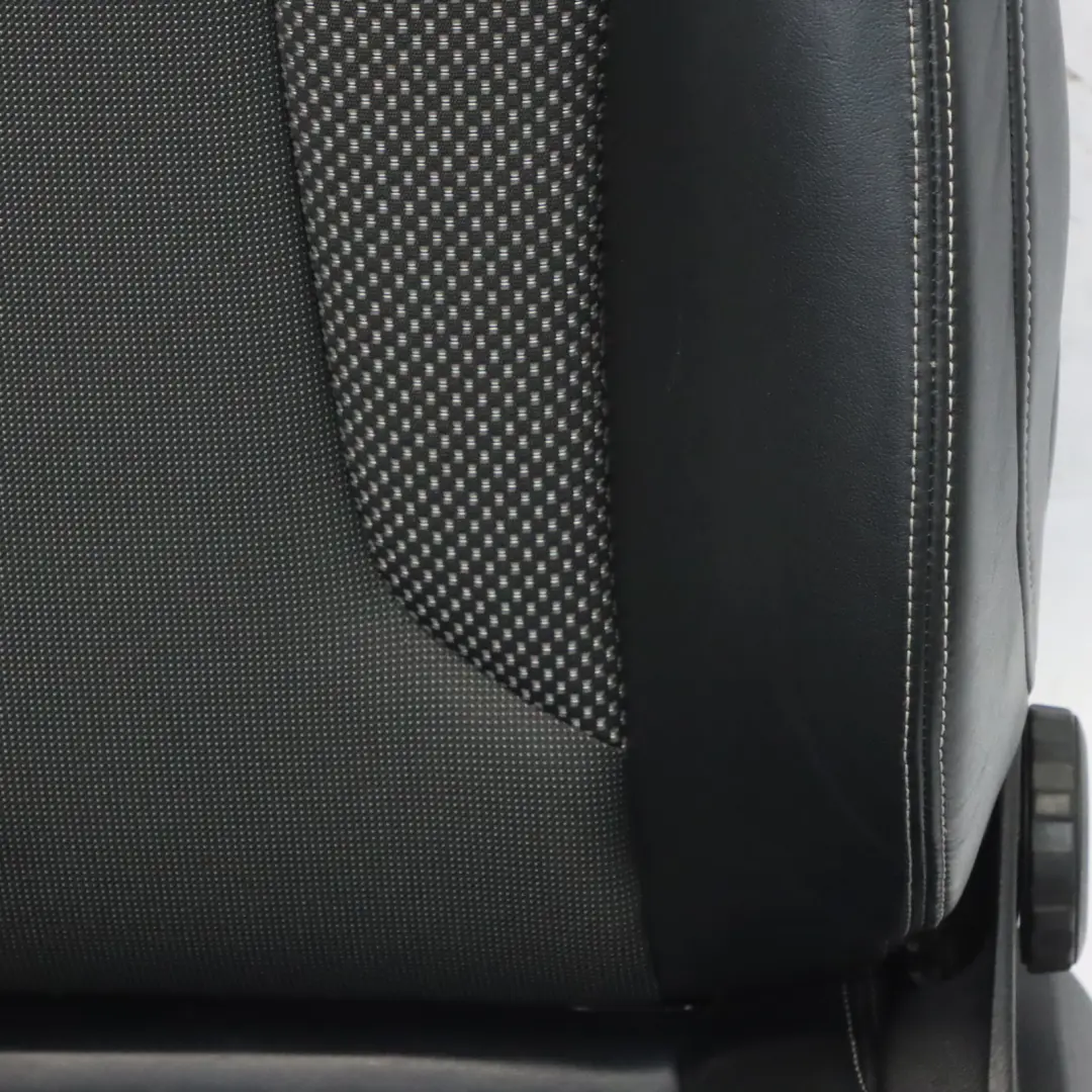 Siège avant gauche 3 portes S Line chauffant mi-cuir Noir Argent pour Audi A3 8V à propos du numéro de pièce 8V7881805H Audi A3 8V Siège avant gauche 3 portes S Line chauffant mi-cuir Noir Argent - SKU 8V7881805H-1 - Numéro de pièce 8V7881805H