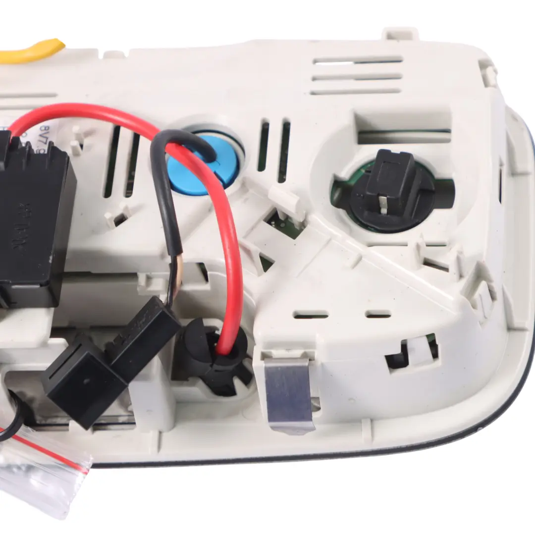 Feu Lampe lecture Panneau d'interrupteur intérieur Noir pour Audi A3 8V à propos du numéro de pièce 8V7947135N Audi A3 8V Feu Lampe lecture Panneau d'interrupteur intérieur Noir - SKU 8V7947135N - Numéro de pièce 8V7947135N