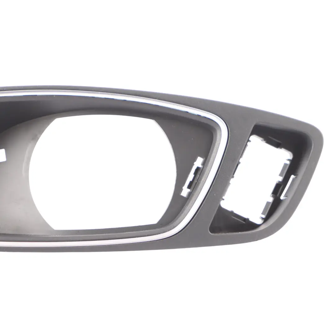 Audi A1 8X Poignée de porte avant gauche Intérieur Pull - SKU 8X0837019E - Numéro de pièce 8X0837019E