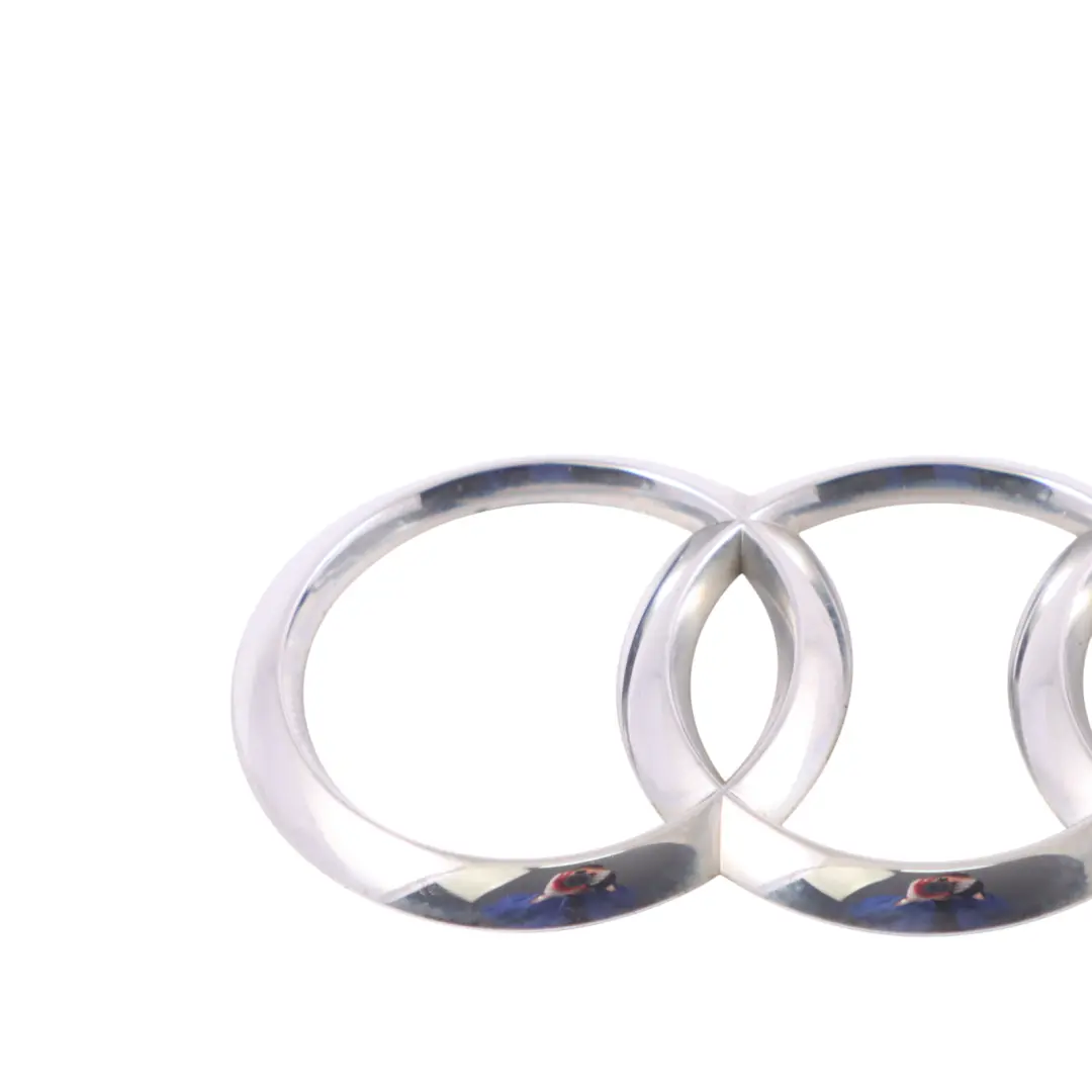 Audi A1 8X Logo de l'emblème de la porte arrière du coffre Chromé - SKU 8X0853742A - Numéro de pièce 8X0853742A