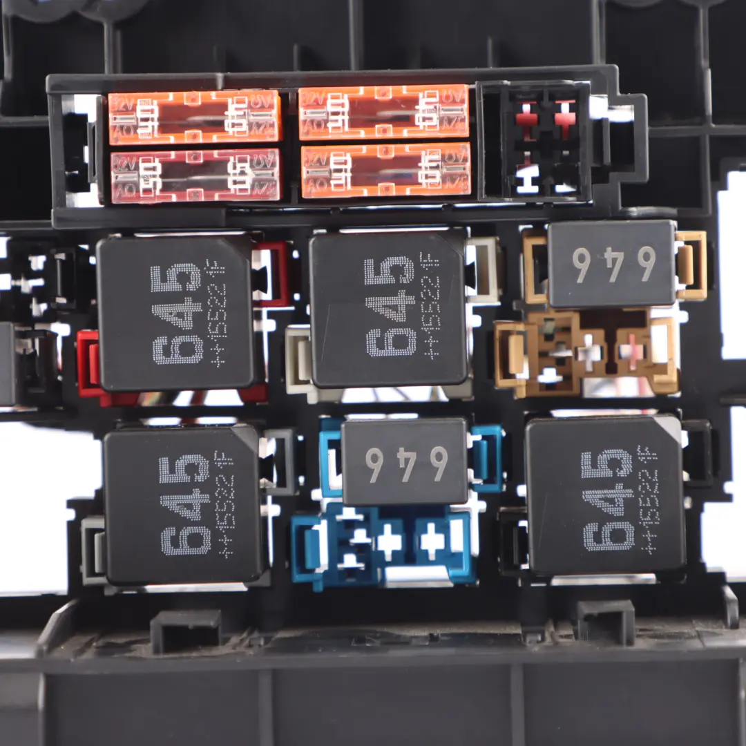 Caja De Fusibles Relé Unidad De Control Módulo Soporte para Audi A1 8X con número de pieza 8X0971845C Audi A1 8X Caja De Fusibles Relé Unidad De Control Módulo Soporte - SKU 8X0971845C - Número de pieza 8X0971845C