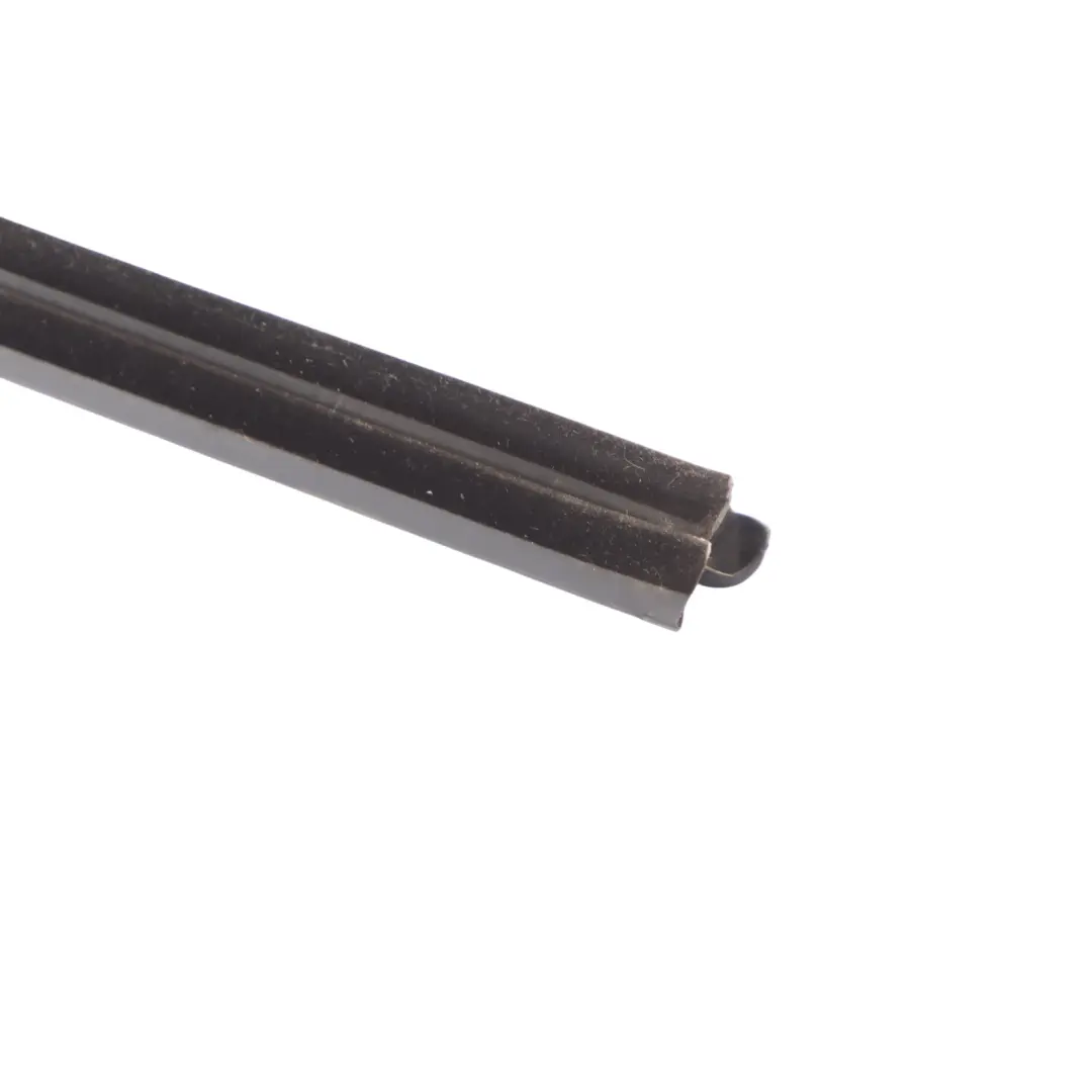  Joint Moulure Vitre Intérieure Porte Avant Droite Pour Audi A1 8X - SKU 8X3837480C - Numéro de pièce 8X3837480C