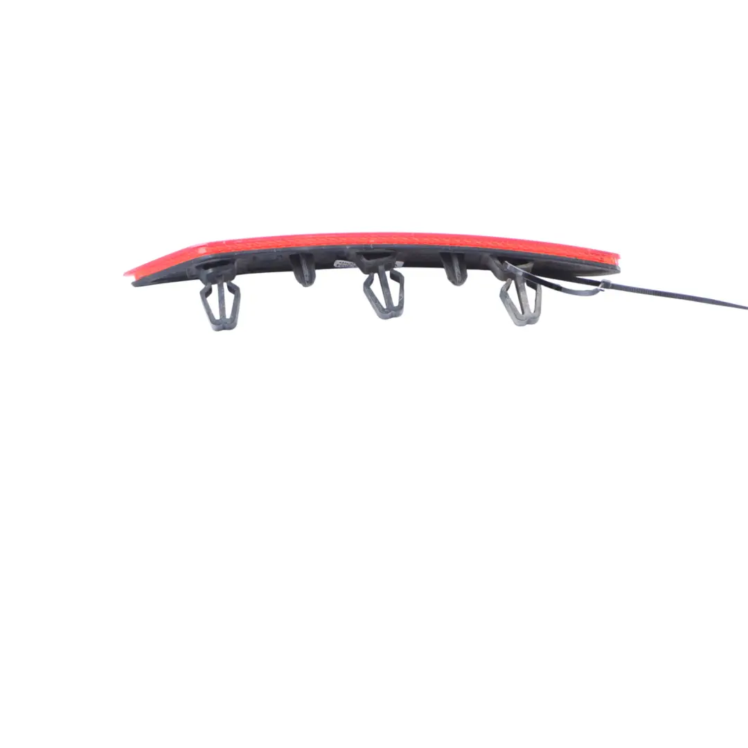 Parachoques Trasero Reflector De Luz Recorte Derecho para Audi A1 8X con número de pieza 8XA945106 Audi A1 8X Parachoques Trasero Reflector De Luz Recorte Derecho - SKU 8XA945106 - Número de pieza 8XA945106