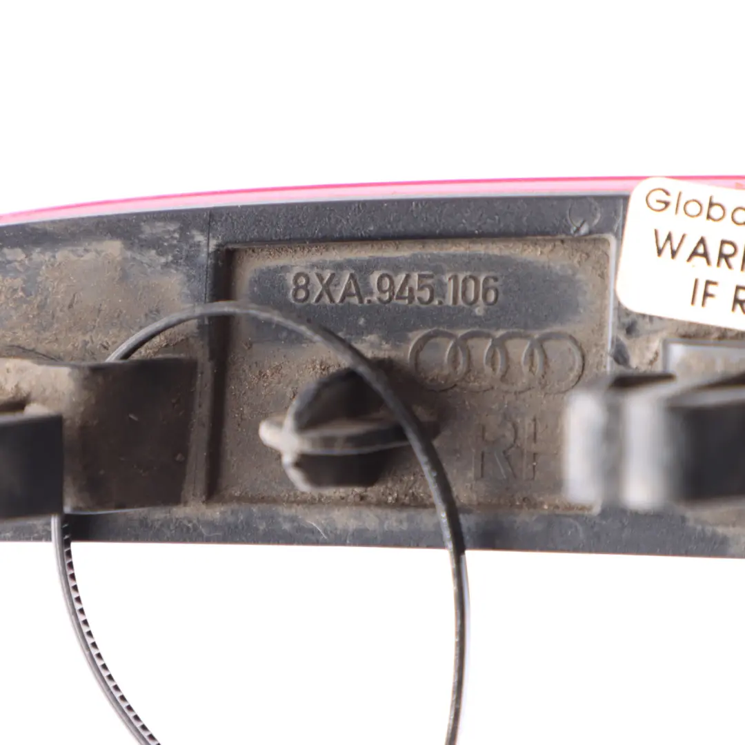 Tylny Zderzak Reflektor Osłona Odblask Prawy do Audi A1 8X o numerze 8XA945106 Audi A1 8X Tylny Zderzak Reflektor Osłona Odblask Prawy - SKU 8XA945106 - Numer Części 8XA945106