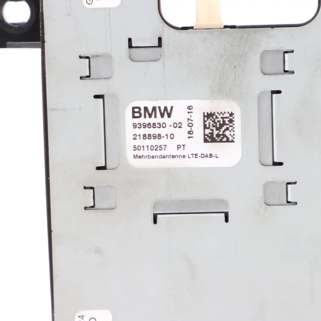 Module D'Antenne Multibande GPS TEL Gauche pour BMW F06 F12 F13 E63 à propos du numéro de pièce 9396830 BMW F06 F12 F13 E63 Module D'Antenne Multibande GPS TEL Gauche - SKU 9396830 - Numéro de pièce 9396830