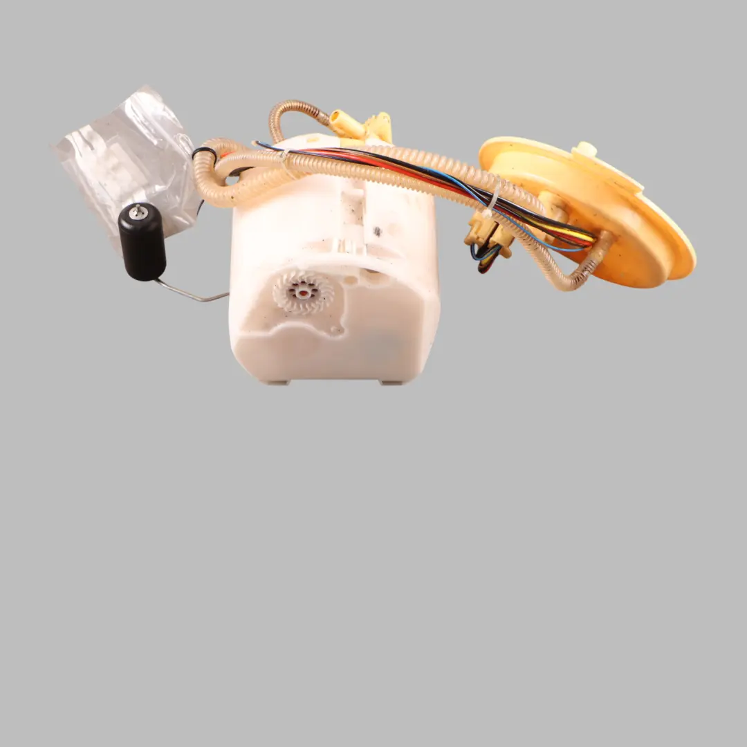 Pump BMW G30 G31 G32 Delivery Sender Module Unit to Fuel Tank with Part number 9468608 Fuel Tank Pump BMW G30 G31 G32 Delivery Sender Module Unit - SKU 9468608 - Part number 9468608