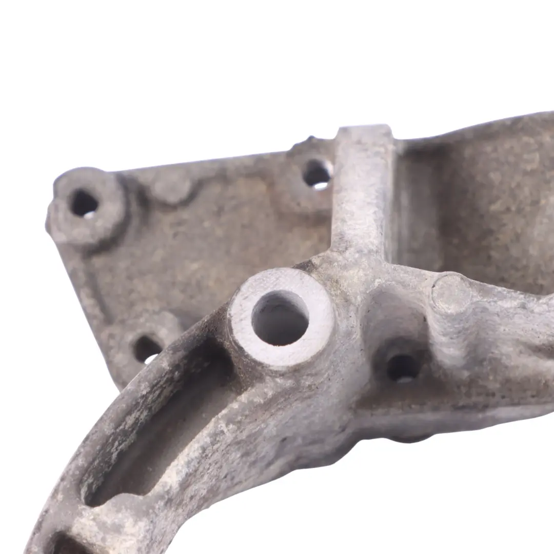 TC7 1.8L Zetec Servolenkungspumpe Halterung für Ford Transit Connect mit Teilenummer 97BB3K738CA Ford Transit Connect TC7 1.8L Zetec Servolenkungspumpe Halterung - SKU 97BB3K738CA - Teilenummer 97BB3K738CA