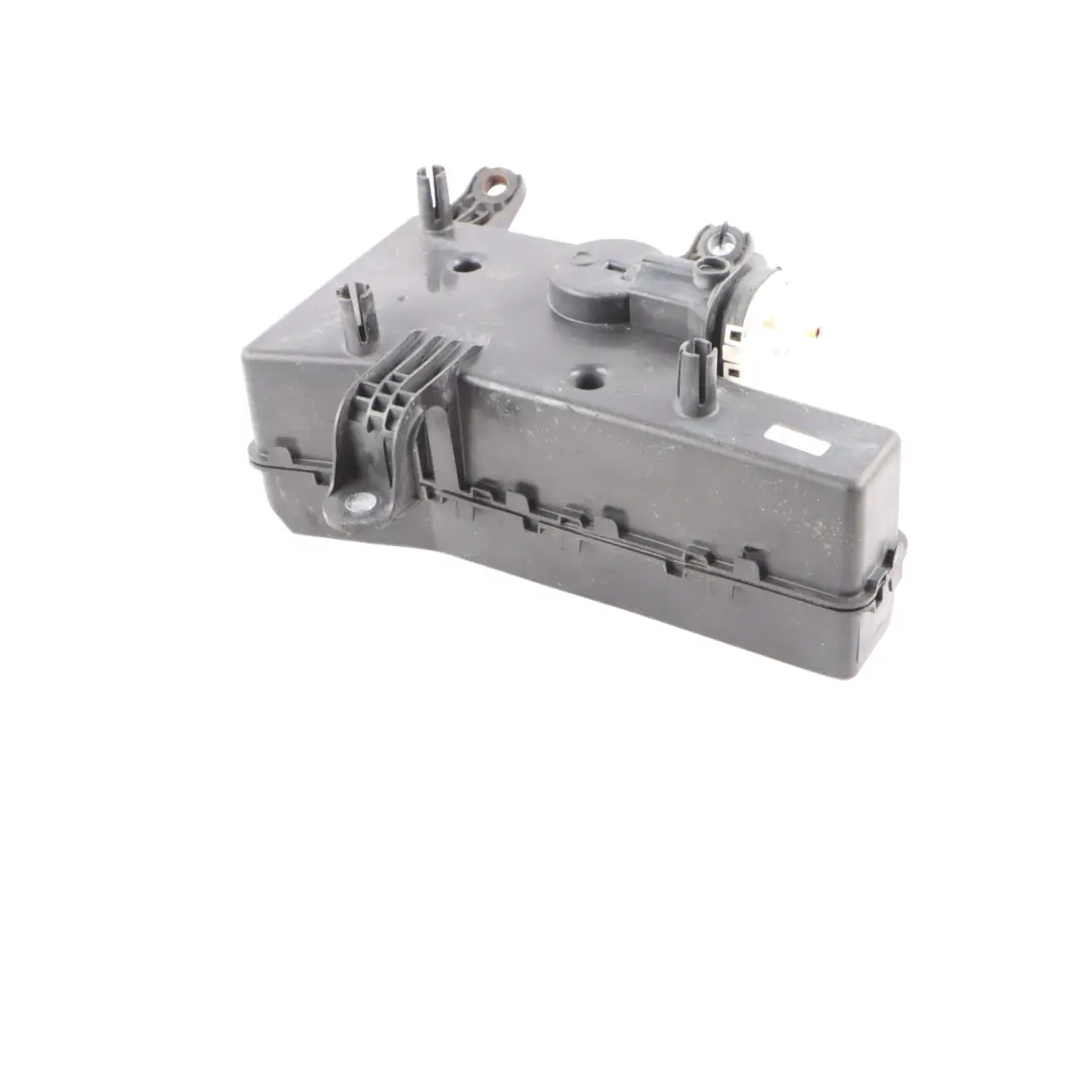 Citroen Relay Peugeot Boxer Fuel Ad Blue Additive Tank to with Part number 9806639880 Citroen Relay Peugeot Boxer Fuel Ad Blue Additive Tank - SKU 9806639880 - Part number 9806639880